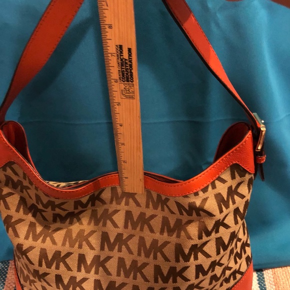 NWOT Michael Kors Signature hobo - Picture 5 of 5